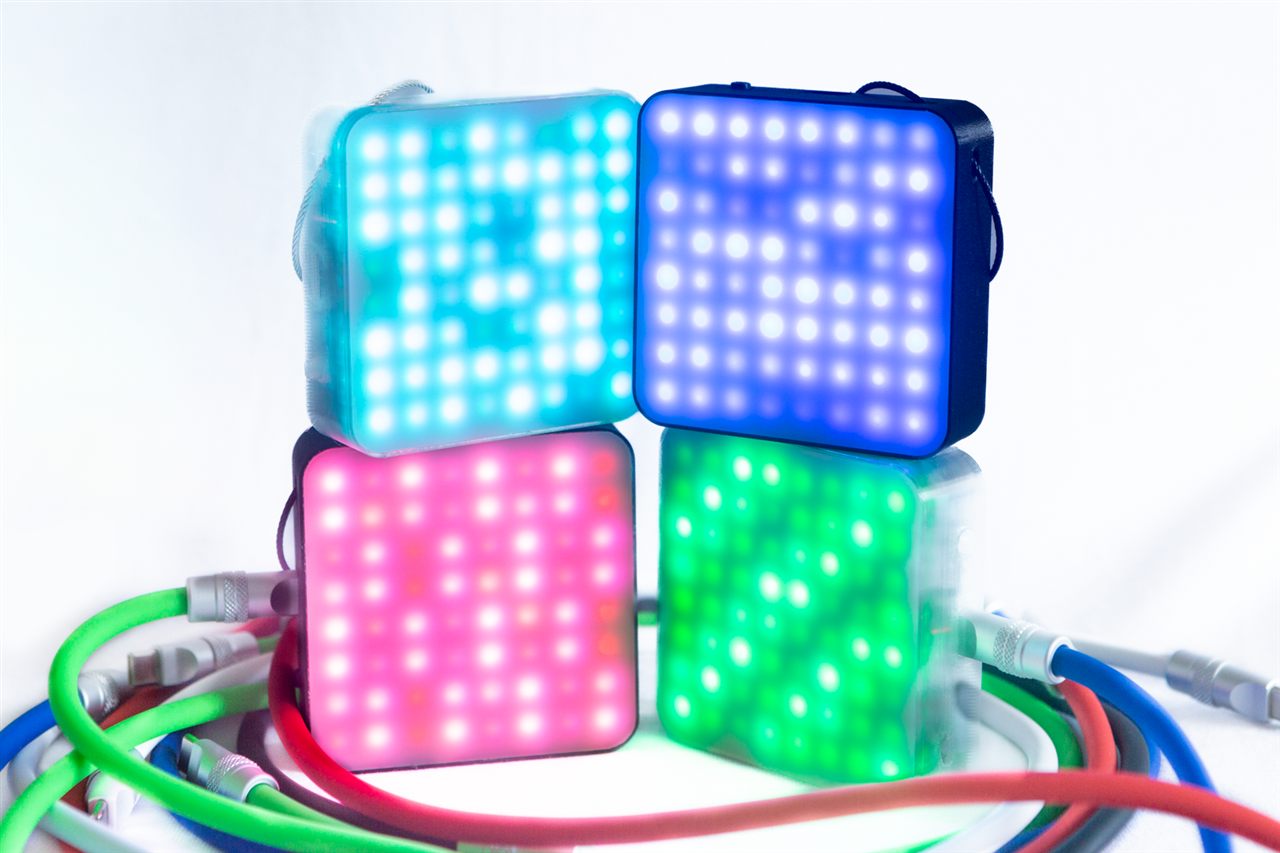 Four illuminated LEDS GO 8 editions in an installation